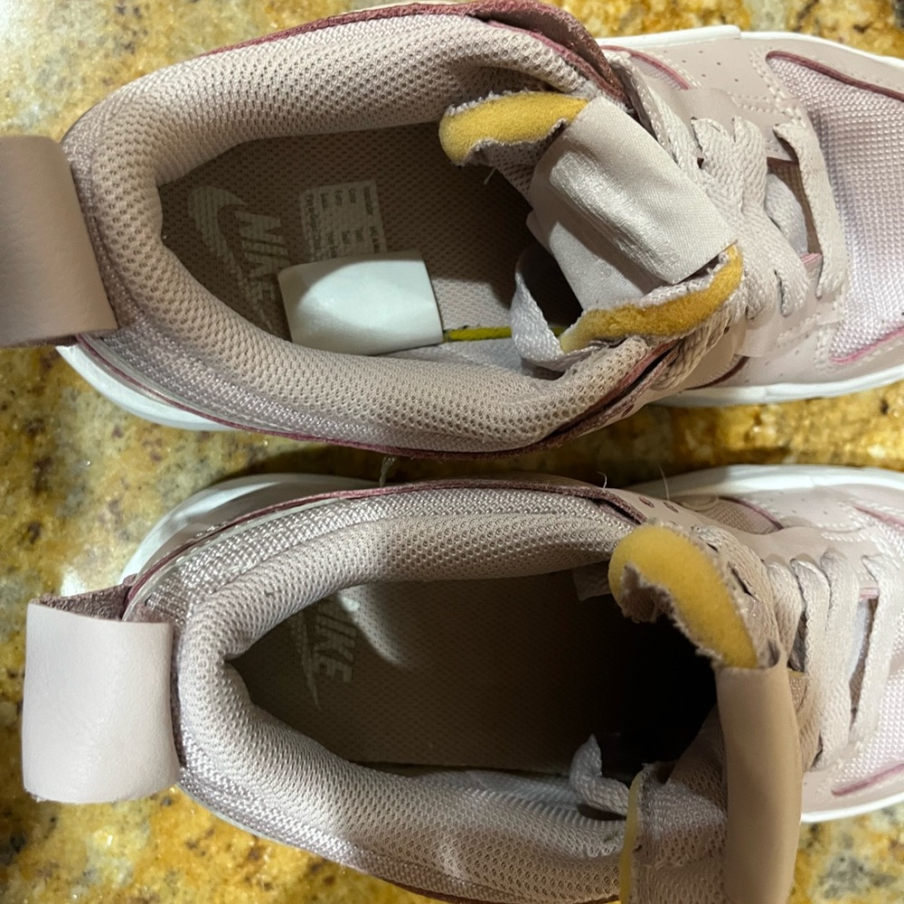 Nike Women's Sneakers in Light Purple and White - Picture 9 of 9